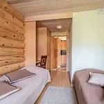 Utsu 1 - Traditional Lapland * Levi