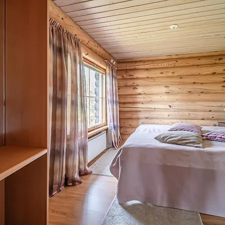 Utsu 1 - Traditional Lapland * Levi