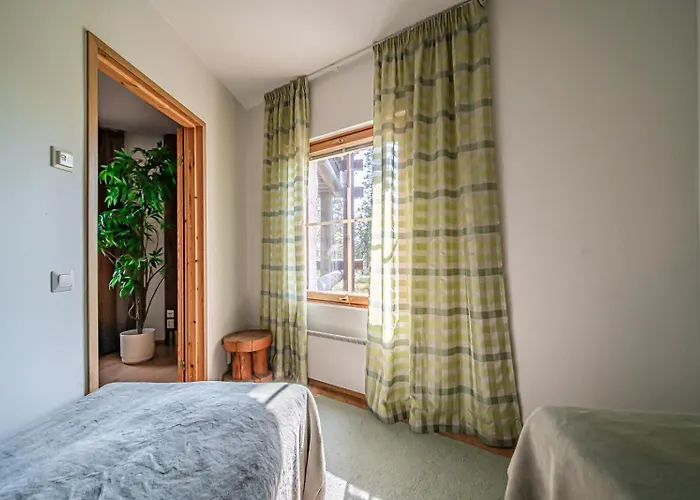 Utsu 1 - Traditional Lapland - Ski-in Ski-out By Aavalevi *